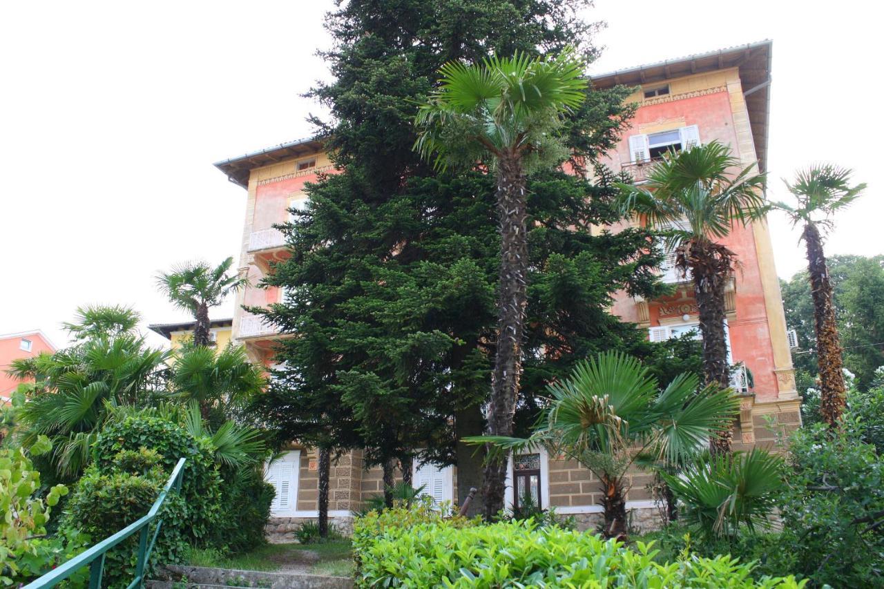 Apartments Rezine Lovran Kültér fotó